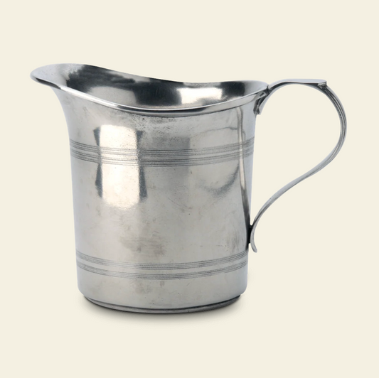 Straight Pitcher